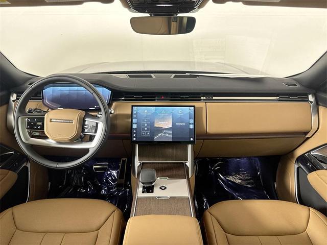 Photo of 2025 CHARENTE GRY PR Land Rover Range Rover