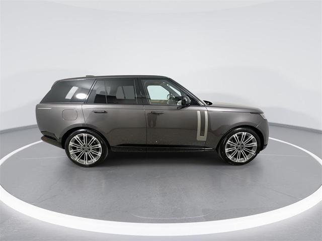 Photo of 2025 CHARENTE GRY PR Land Rover Range Rover