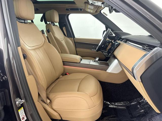 Photo of 2025 CHARENTE GRY PR Land Rover Range Rover