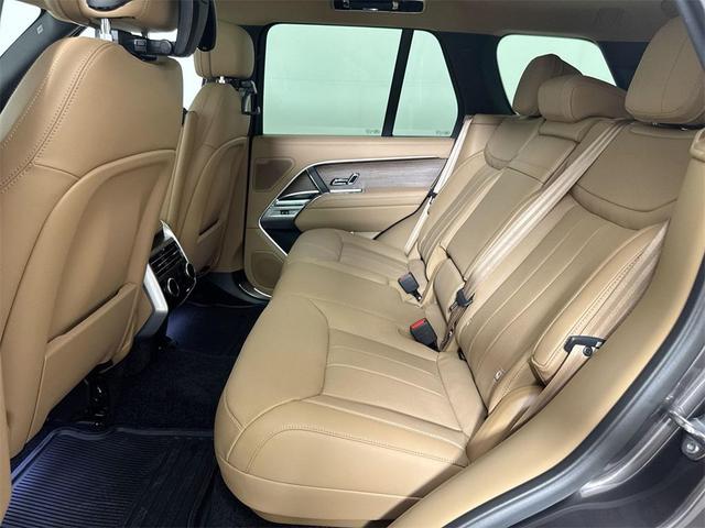 Photo of 2025 CHARENTE GRY PR Land Rover Range Rover