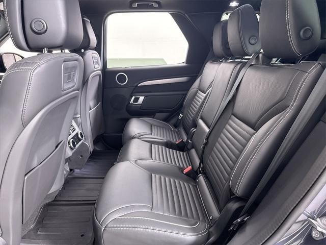 Photo of 2024 Varesine Blue Metallic Land Rover Discovery