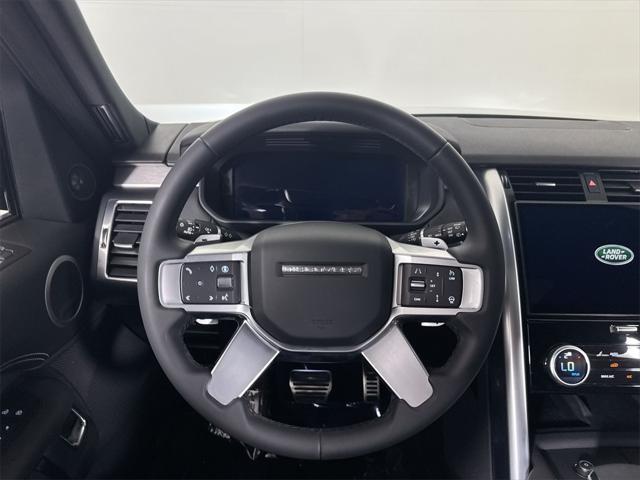 Photo of 2024 Varesine Blue Metallic Land Rover Discovery