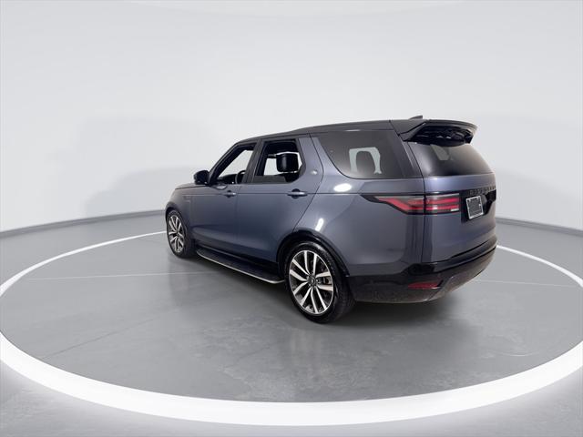 Photo of 2024 Varesine Blue Metallic Land Rover Discovery