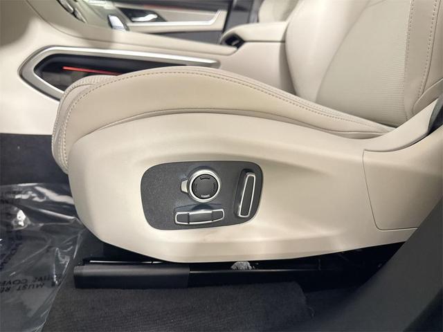 Photo of 2026 EIGER GRY MET Jaguar F-PACE
