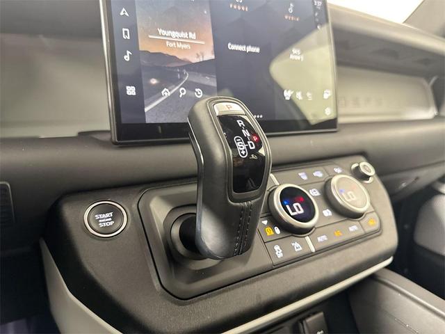 Photo of 2024 GREY Land Rover Defender