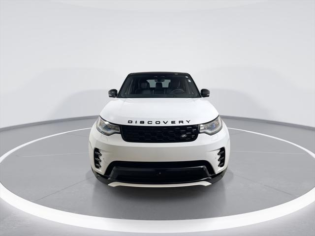 Photo of 2024 Fuji White Land Rover Discovery