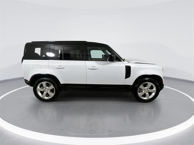 Photo of 2023 YULONG WHT MET Land Rover Defender