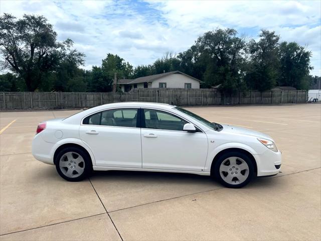 Photo of 2009 Polar White Saturn Aura