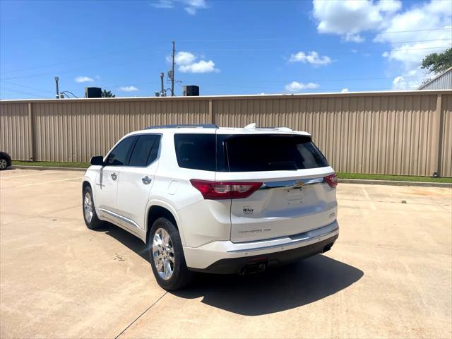 Photo of 2018 Iridescent Pearl Tricoat Chevrolet Traverse
