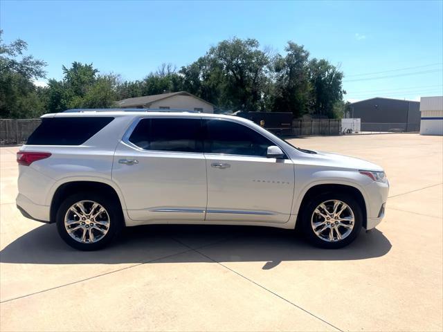Photo of 2018 Iridescent Pearl Tricoat Chevrolet Traverse