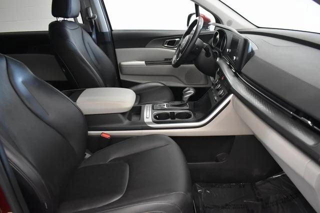 Photo of 2024 Flare Red Kia Carnival