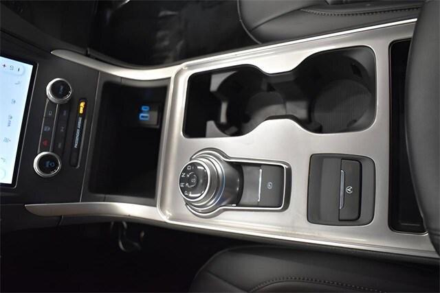 Photo of 2023 Oxford White Ford Edge