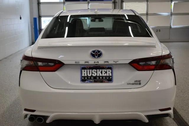Photo of 2022 White Toyota Camry