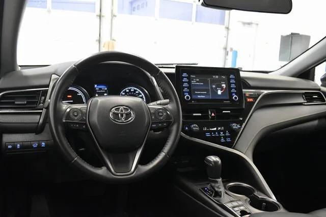 Photo of 2022 White Toyota Camry