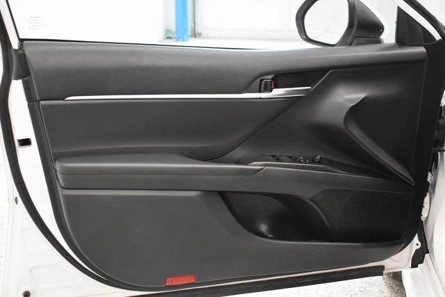 Photo of 2022 White Toyota Camry