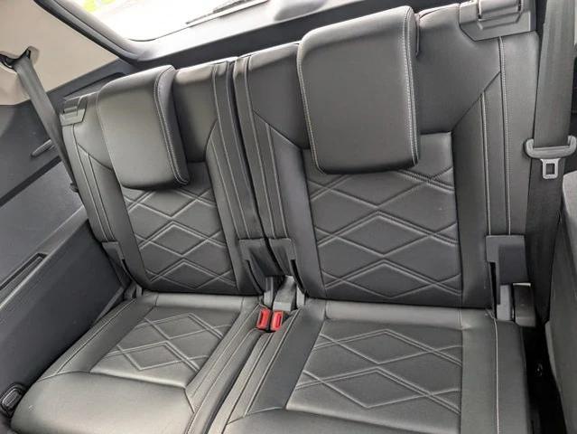 Photo of 2024 Silver Mist Volkswagen Atlas