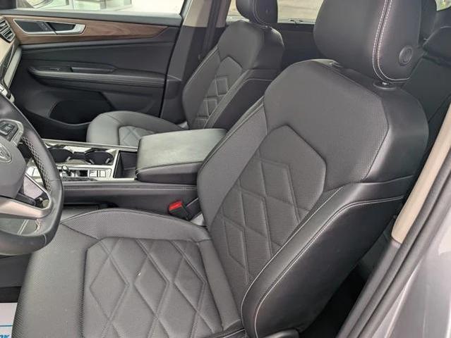 Photo of 2024 Silver Mist Volkswagen Atlas