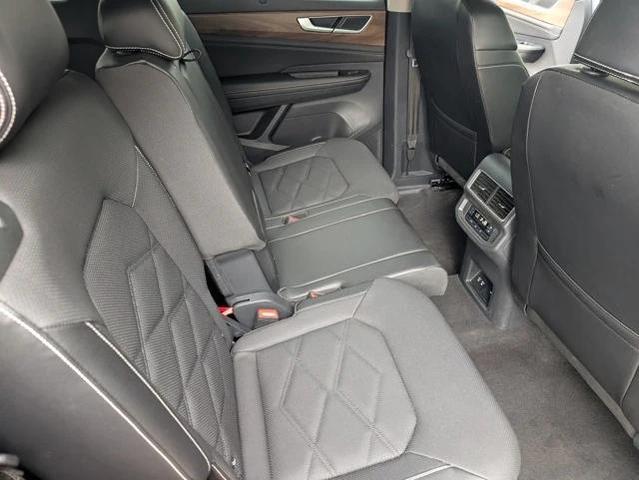 Photo of 2024 Silver Mist Volkswagen Atlas