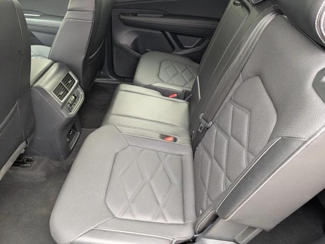 Photo of 2024 Silver Mist Volkswagen Atlas