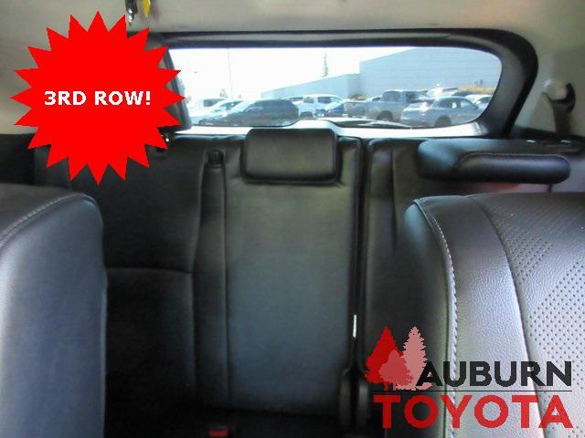 Photo of 2023 Magnetic Gray Metallic Toyota Highlander Hybrid