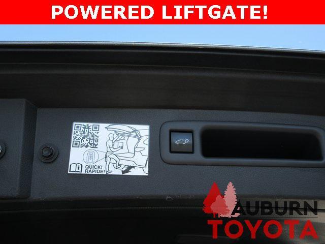 Photo of 2023 Magnetic Gray Metallic Toyota Highlander Hybrid