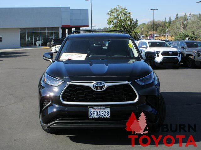 Photo of 2023 Magnetic Gray Metallic Toyota Highlander