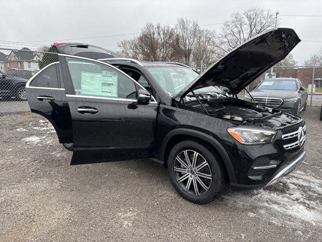 Photo of 2025 Obsidian Black Metallic Mercedes-Benz GLE 450