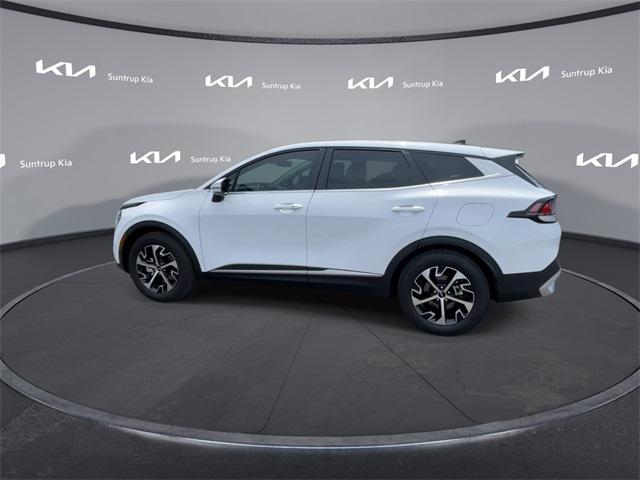Photo of 2025 Glacial White Pearl Kia Sportage