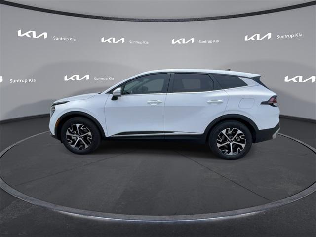 Photo of 2025 Glacial White Pearl Kia Sportage