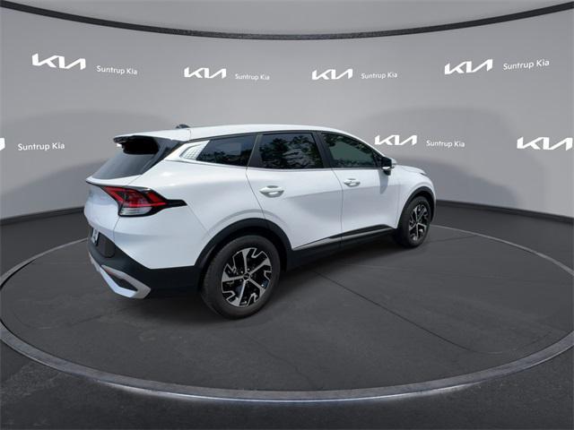 Photo of 2025 Glacial White Pearl Kia Sportage