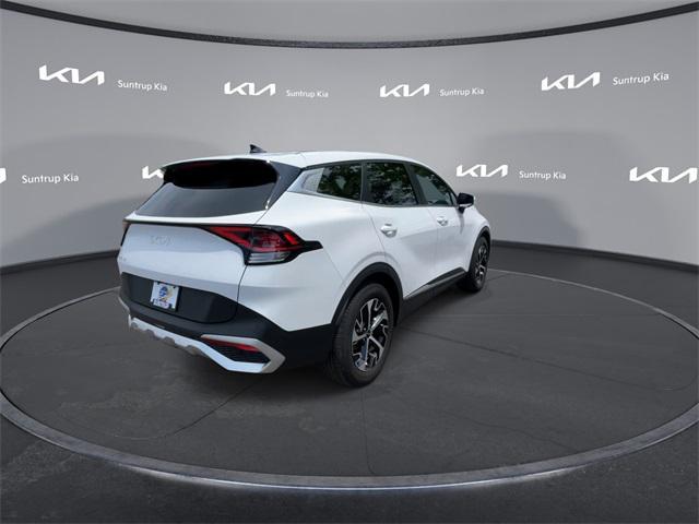 Photo of 2025 Glacial White Pearl Kia Sportage