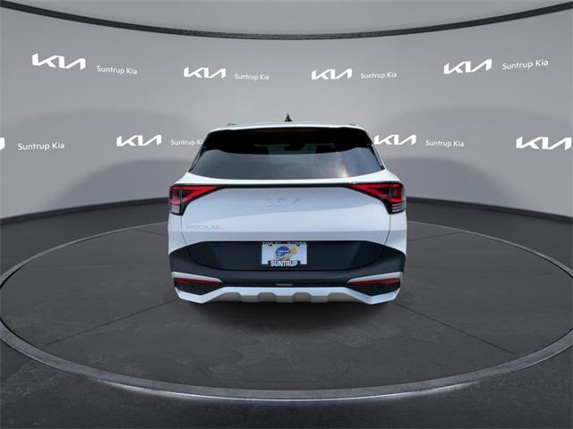 Photo of 2025 Glacial White Pearl Kia Sportage