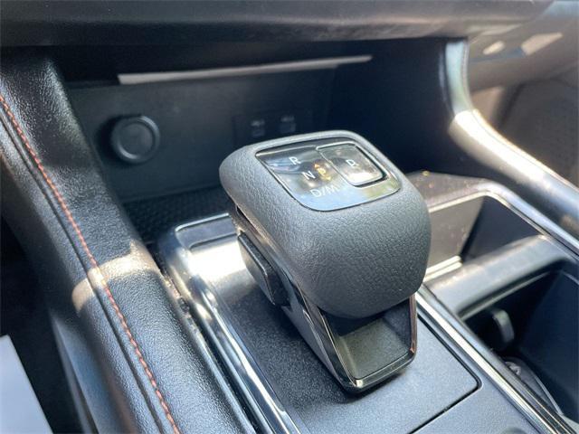 Photo of 2024 Glacier White Nissan Pathfinder