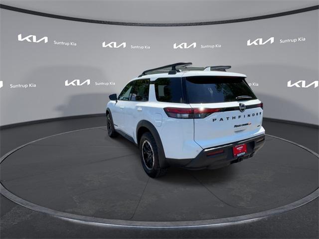 Photo of 2024 Glacier White Nissan Pathfinder