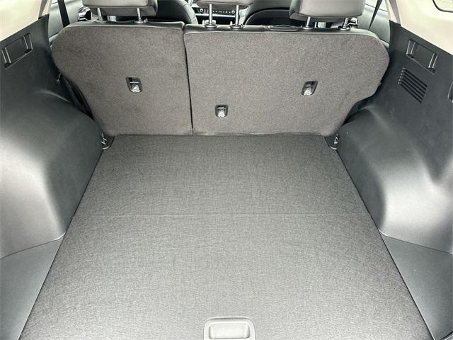 Photo of 2025 Glacial White Pearl Kia Sportage