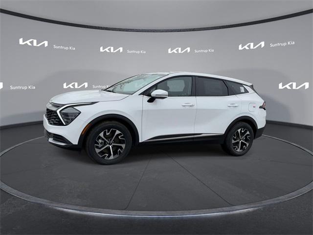 Photo of 2025 Glacial White Pearl Kia Sportage