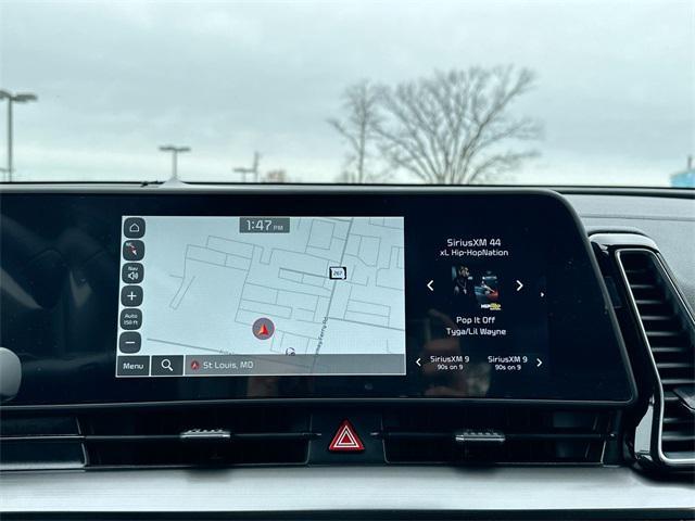 Photo of 2025 Glacial White Pearl Kia Sportage