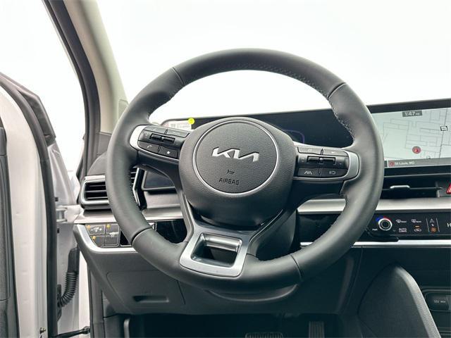 Photo of 2025 Glacial White Pearl Kia Sportage