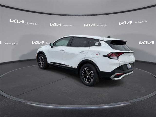 Photo of 2025 Glacial White Pearl Kia Sportage