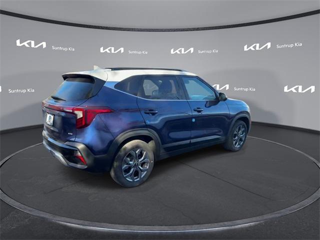 Photo of 2024 Dark Ocean Blue/White Roof Kia Seltos