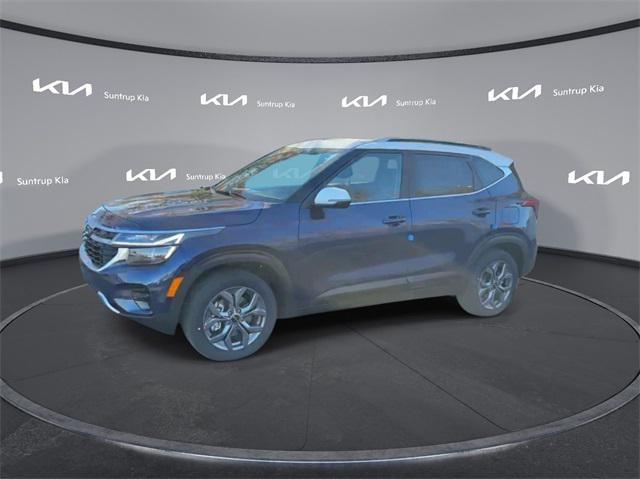 Photo of 2024 Dark Ocean Blue/White Roof Kia Seltos