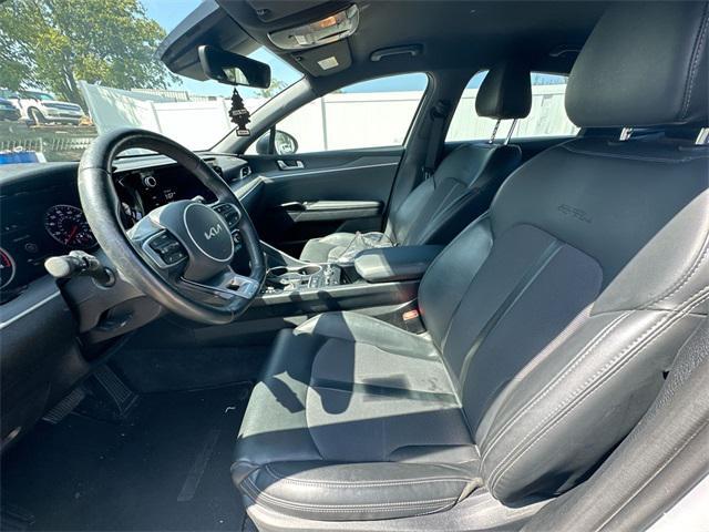 Photo of 2023 Wolf Gray Kia K5