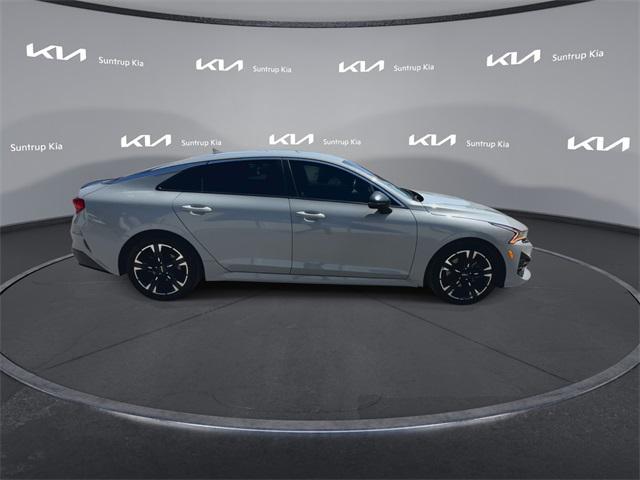 Photo of 2023 Wolf Gray Kia K5