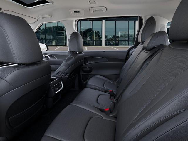 Photo of 2026 Ivory Silver Kia Carnival