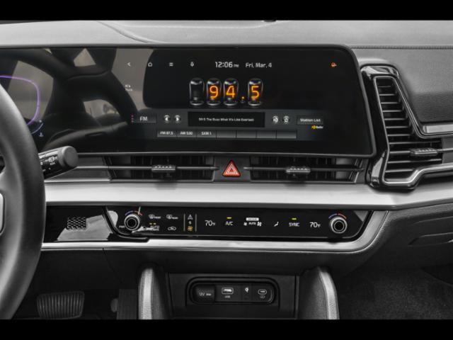Photo of 2023 Glacial White Pearl Kia Sportage
