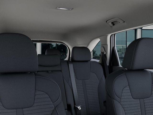 Photo of 2025 Glacial White Pearl Kia Sorento