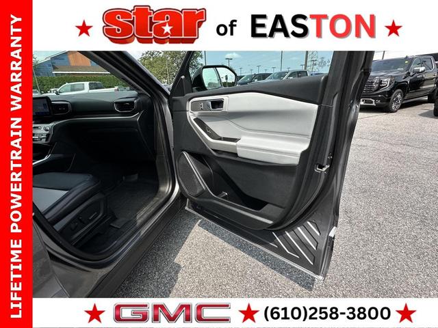 Photo of 2022 Gray Ford Explorer
