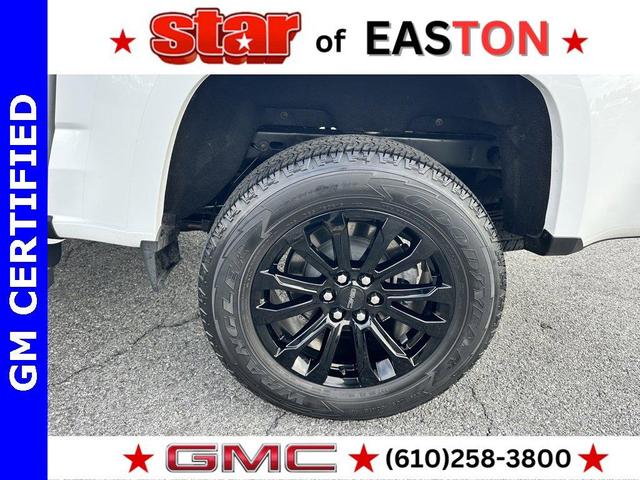 Photo of 2022 White GMC Canyon