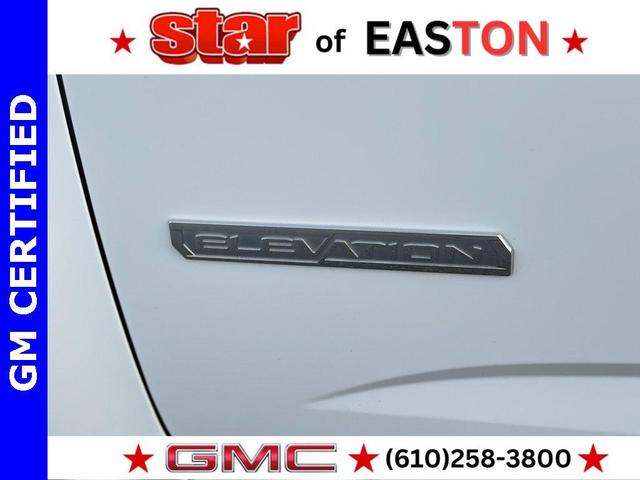 Photo of 2022 White GMC Canyon