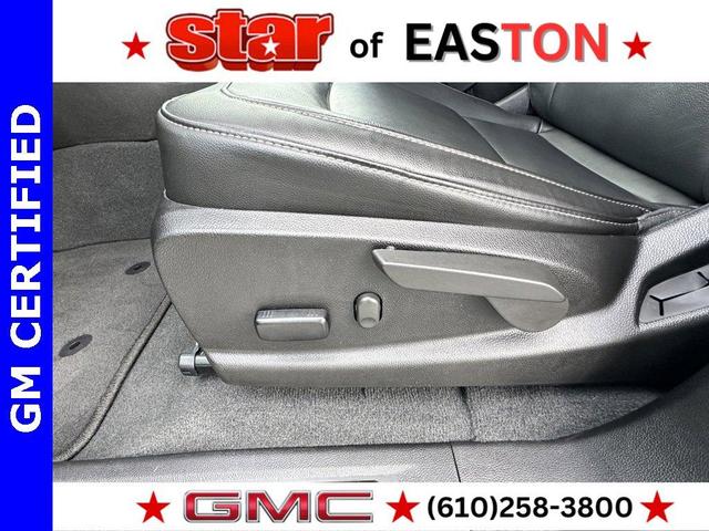 Photo of 2022 White GMC Canyon